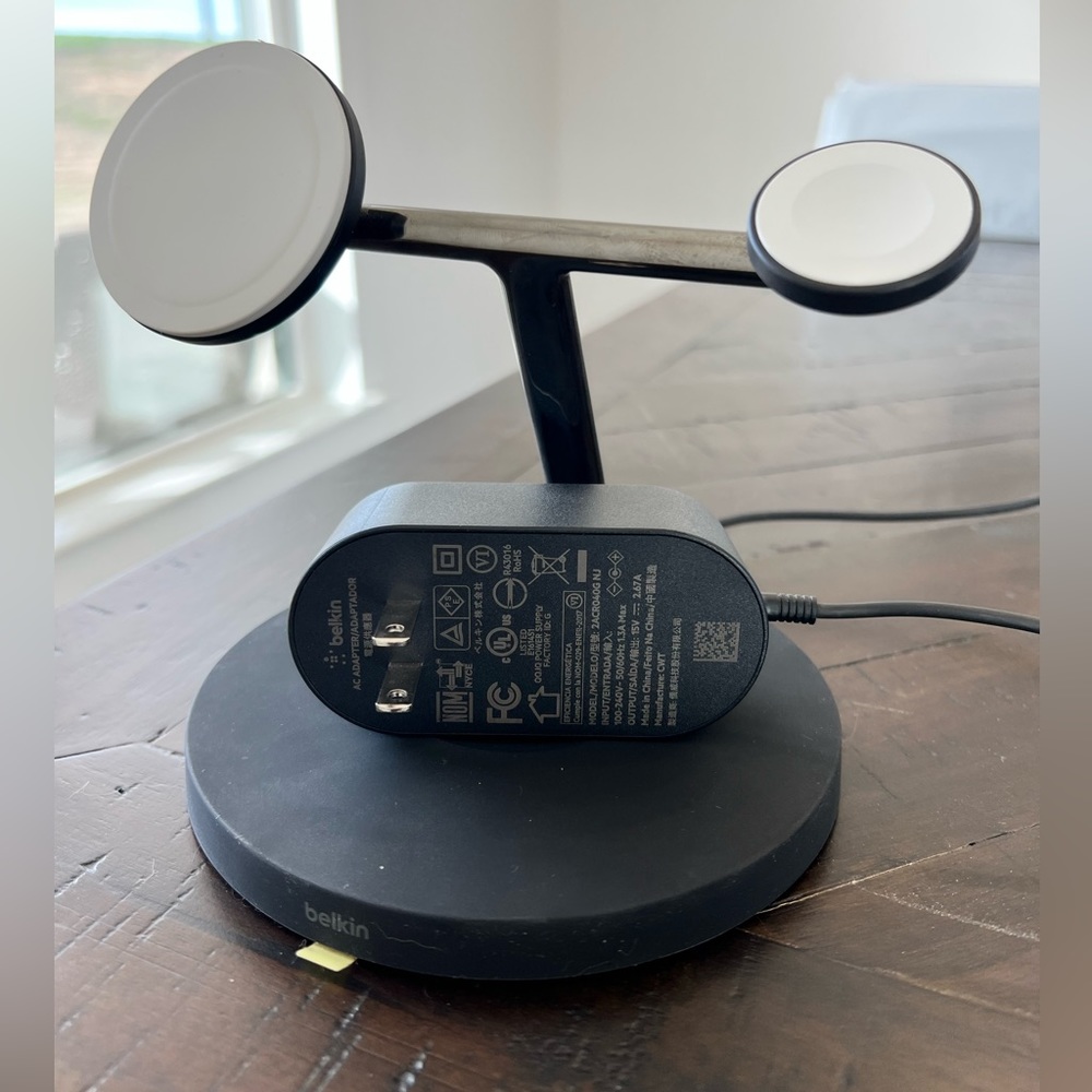 Belkin Charging Station IPhone and Apple Watch